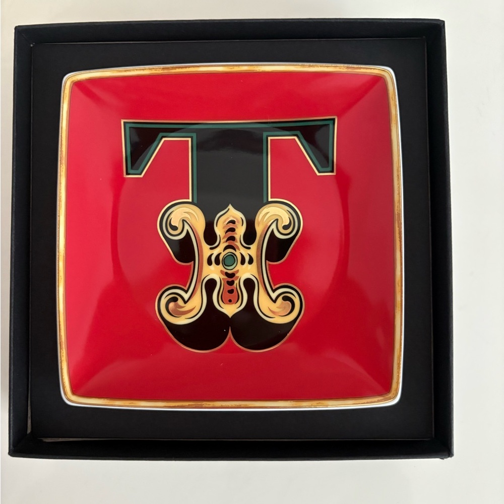 Versace T plate brand new